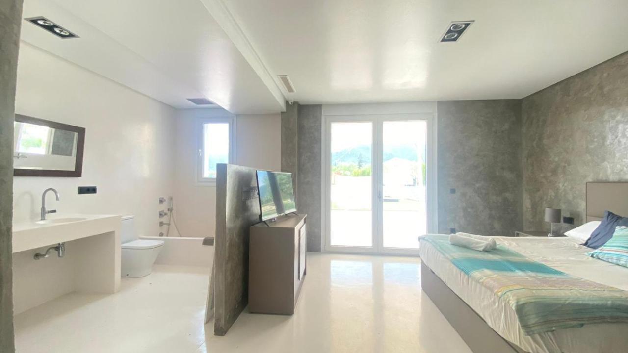 White House En Enguera - Fantastica Casa Con Jacuzzi Piscina Y Barbacoa Apartment Ngoại thất bức ảnh